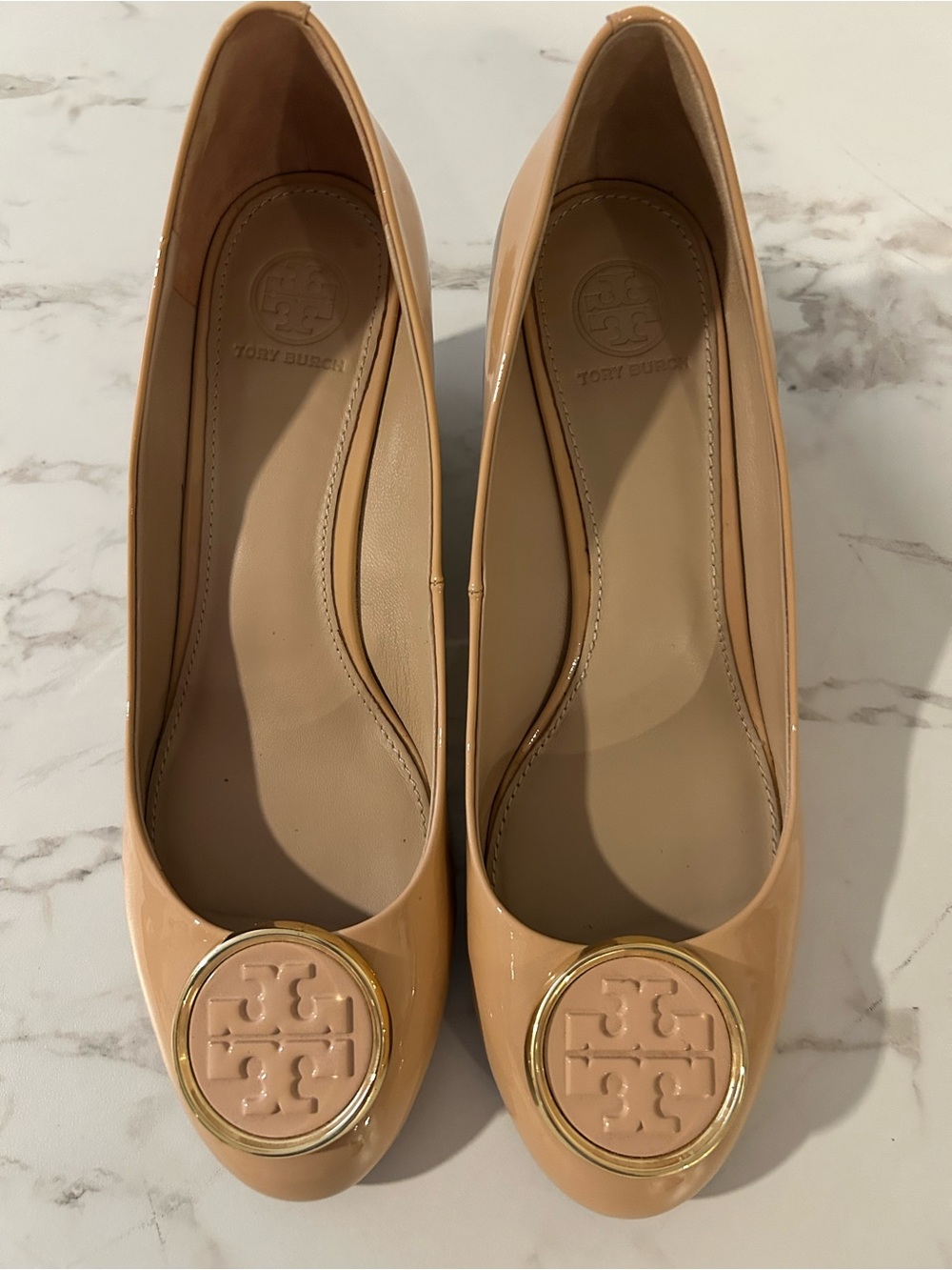 Tory Burch Women’s Nude Patent Logo Wedges (8.5)